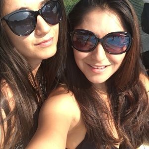 Meet your Posher, Pamela